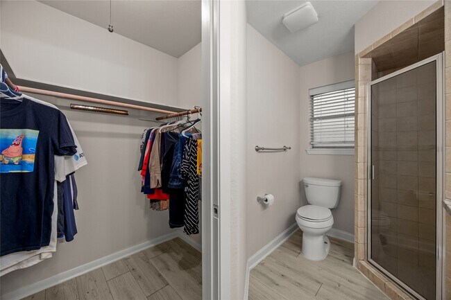 Building Photo - 1607 Buescher Dr