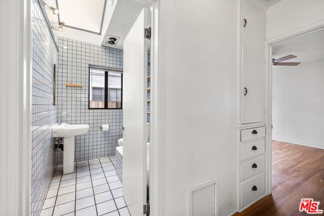 Building Photo - 11245 Huston St