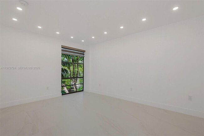 Building Photo - 17620 Atlantic Blvd