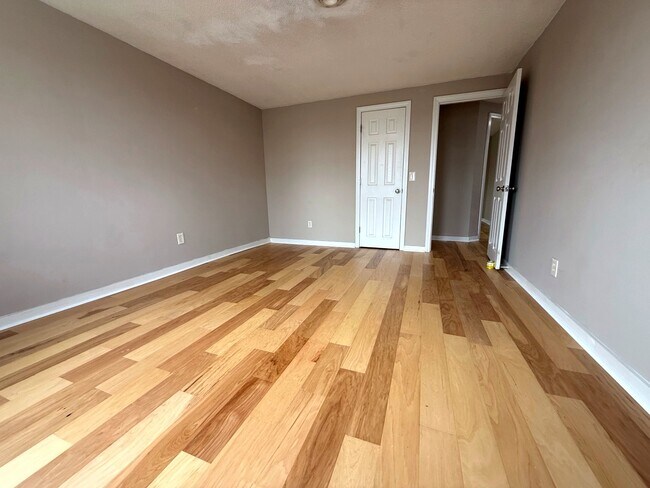 Building Photo - 331 Belleville Ave