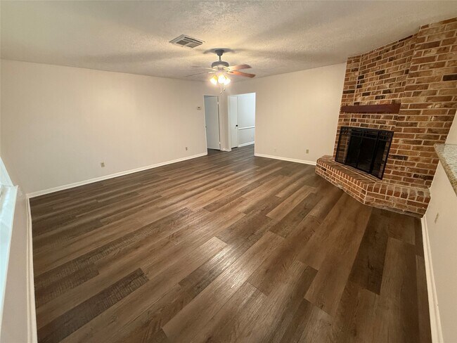 Building Photo - 15523 Bowsprit Ln