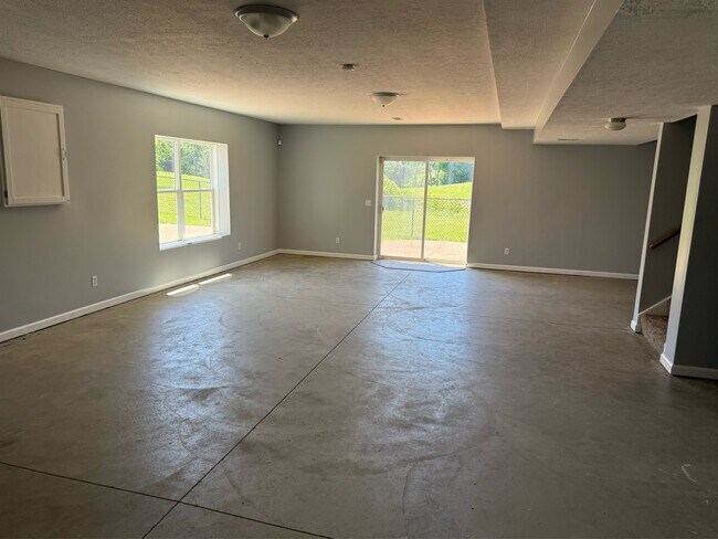 Building Photo - 1686 Sandy Lake Rd