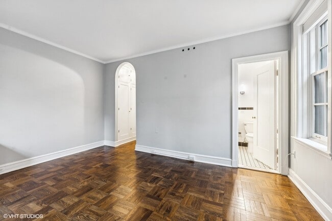 Building Photo - 73 E Elm St