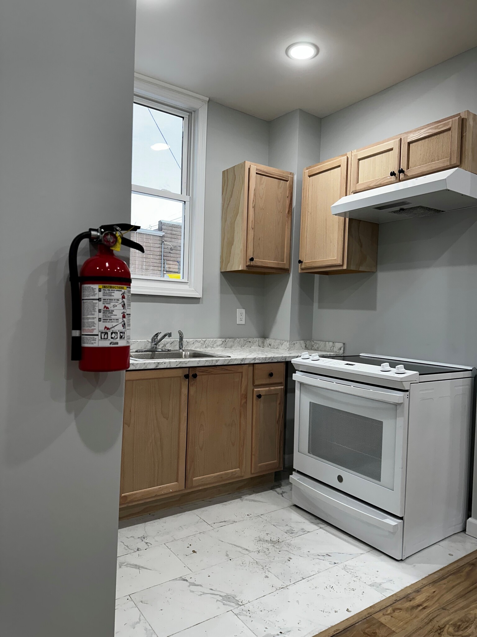 Kitchen - 90 Park Ave