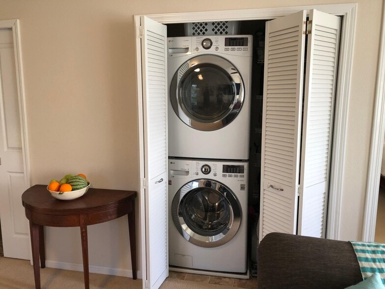 Laundry - 125 Hoowaiwai Loop Unit 1904