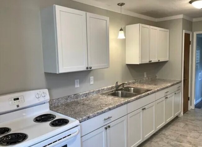 kitchen - 630 Whittinghill Ave