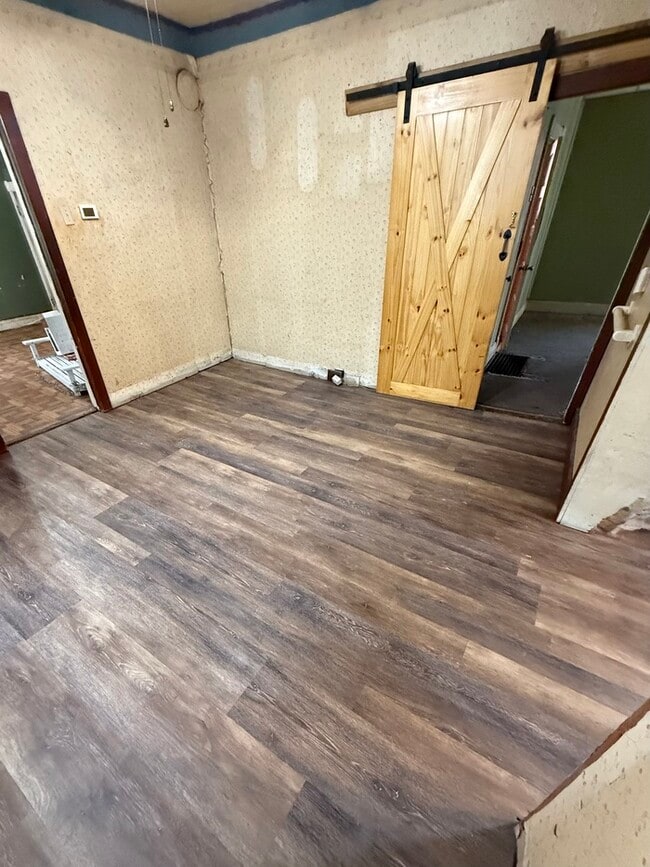 Building Photo - 2254 Lee Ave