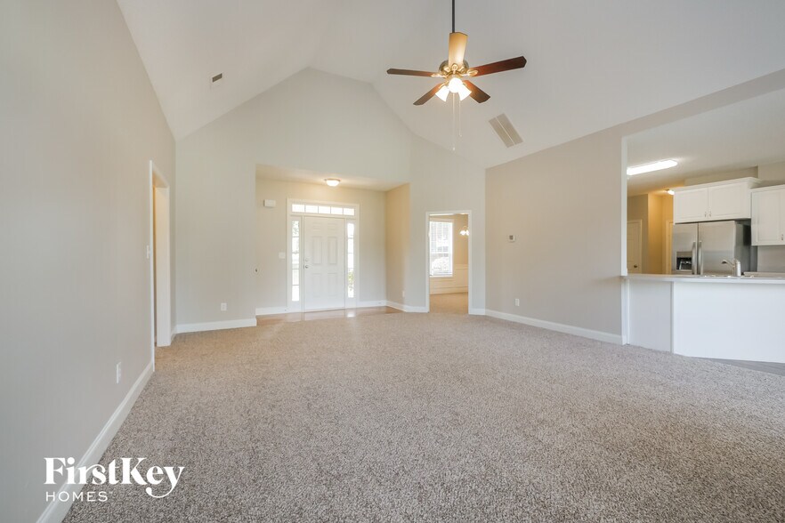 Building Photo - 117 Marshas Vineyard