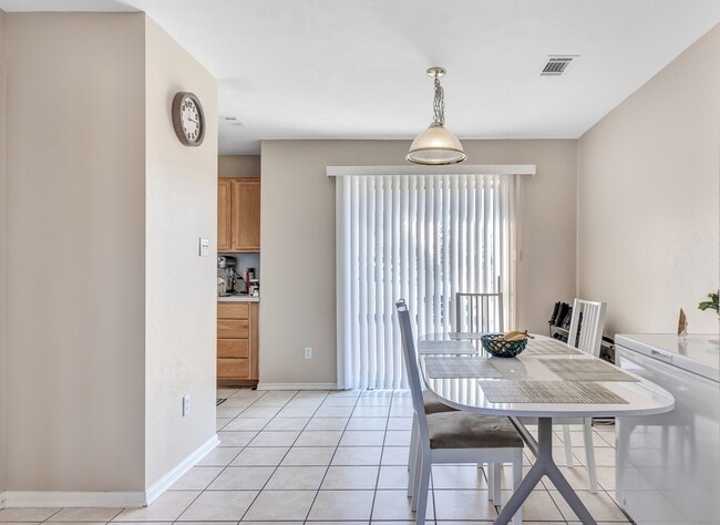 Building Photo - 2400 Pintail Loop