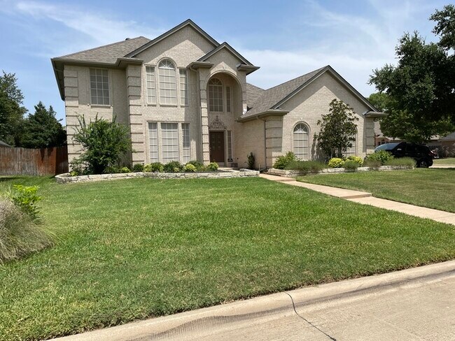 Building Photo - Stunning 4BR 2.5 BA Home w/ Private Pool + Upgrades in Hurst