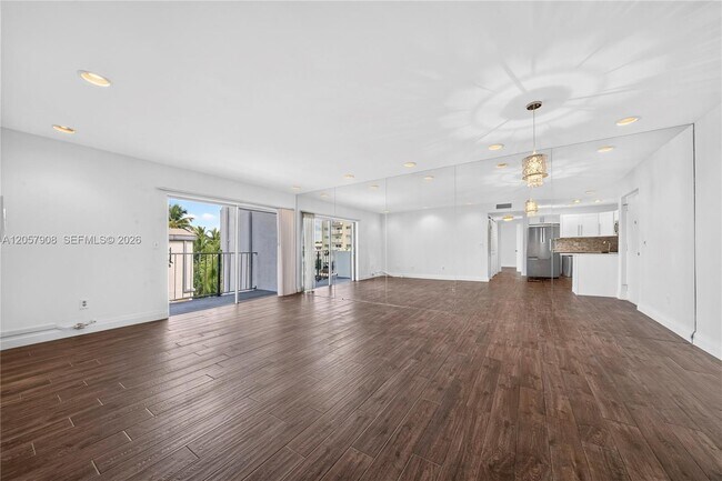 Building Photo - 3642 NE 171 St