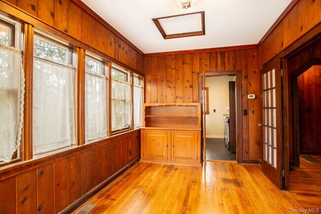 Building Photo - 11 Locust Dr