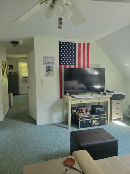 Building Photo - 24 Edgewood Cir