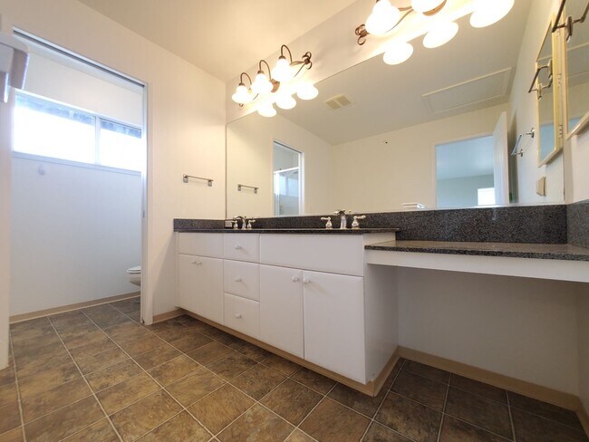 Building Photo - For Rent | 4 Bedroom, 3 Bathroom house with 2 Car Garage