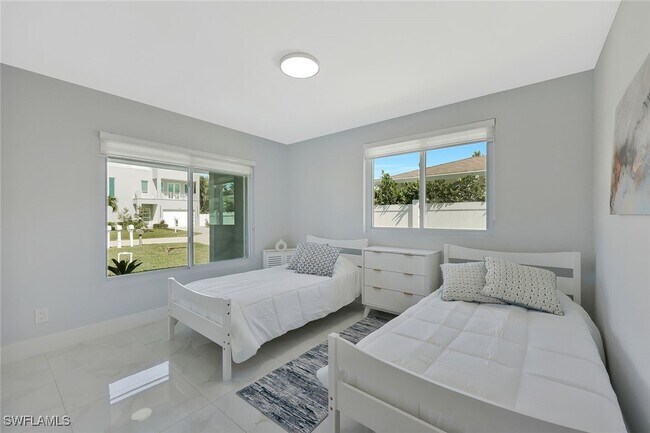 Building Photo - 532 103rd Ave N