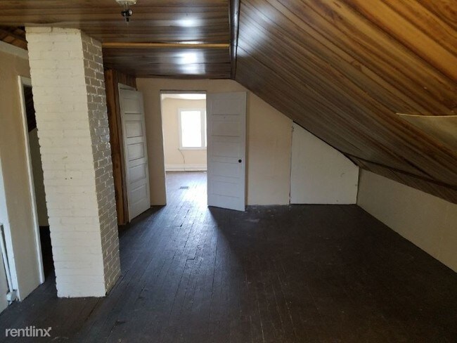 Building Photo - 4 br, 1 bath House - 460 MINNESOTA