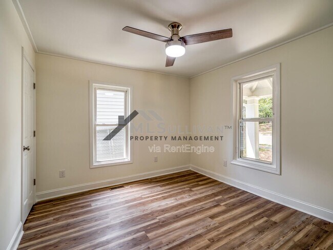 Building Photo - 1010 Cole St