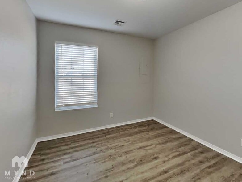 Building Photo - 5808 N 34th St