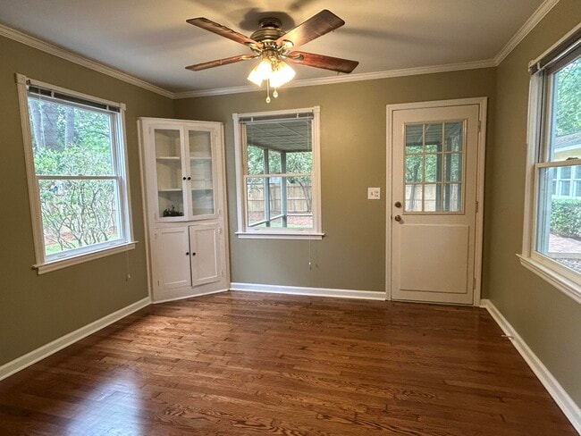 Building Photo - 408 Palm Dr