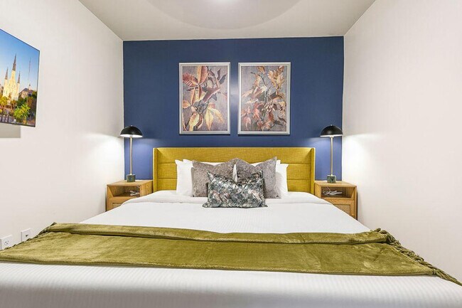 Building Photo - 611 Commerce St