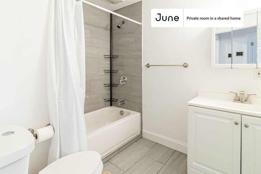 Building Photo - Room in Shared 6 bed/2 bath home