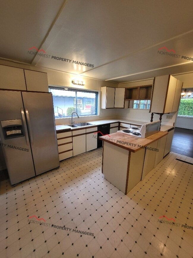 Building Photo - STATUS: *HOLD*  | R273B | $1895 + $100 flat rate water/sewer