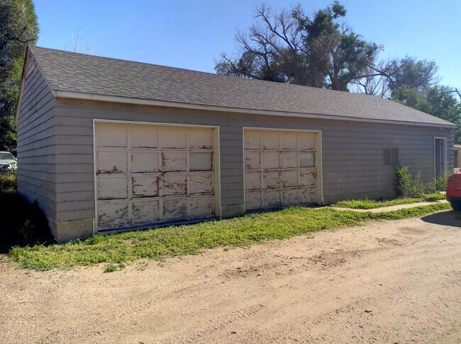 Building Photo - 2121 5th Ave