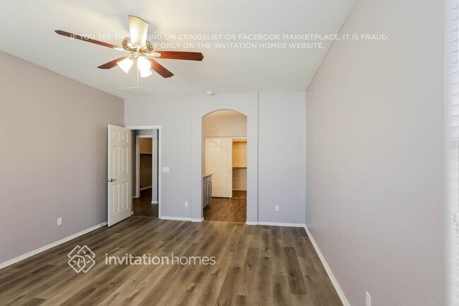 Building Photo - 7120 S 24th Ln