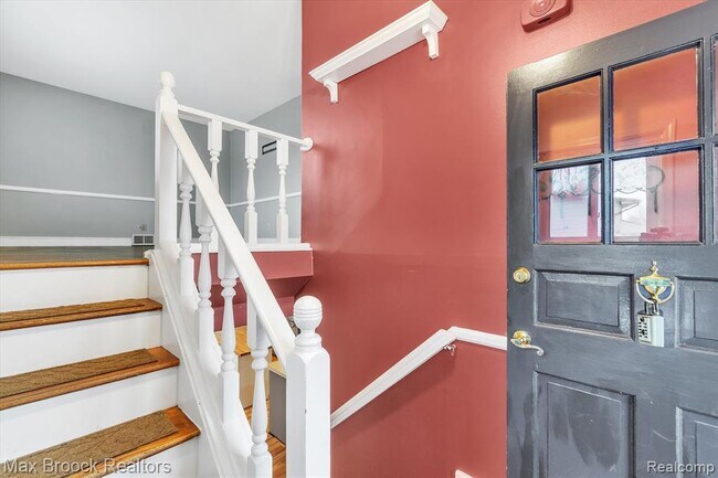 Building Photo - 978 Panorama Dr