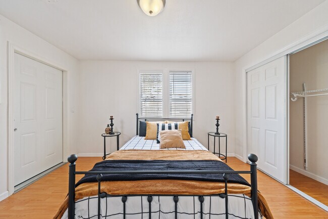 Building Photo - 1406 9th St