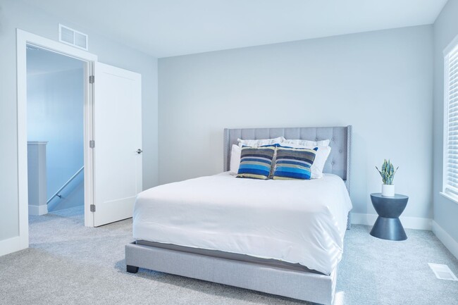 Building Photo - The Wren | Two Bedroom Townhome