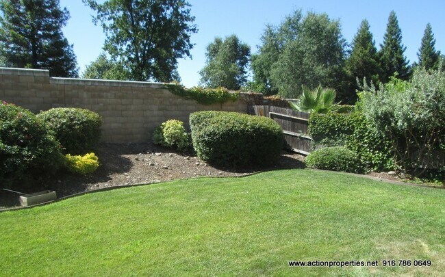 Building Photo - East Roseville, New Carpet * Paint, 2657sq...