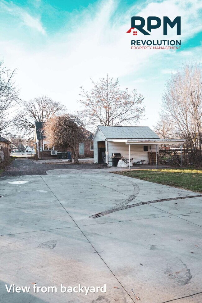 Building Photo - "Charming 2-Bed Duplex on Washington Blvd – Spacious 1421 Sq Ft with 2 Full Baths!"