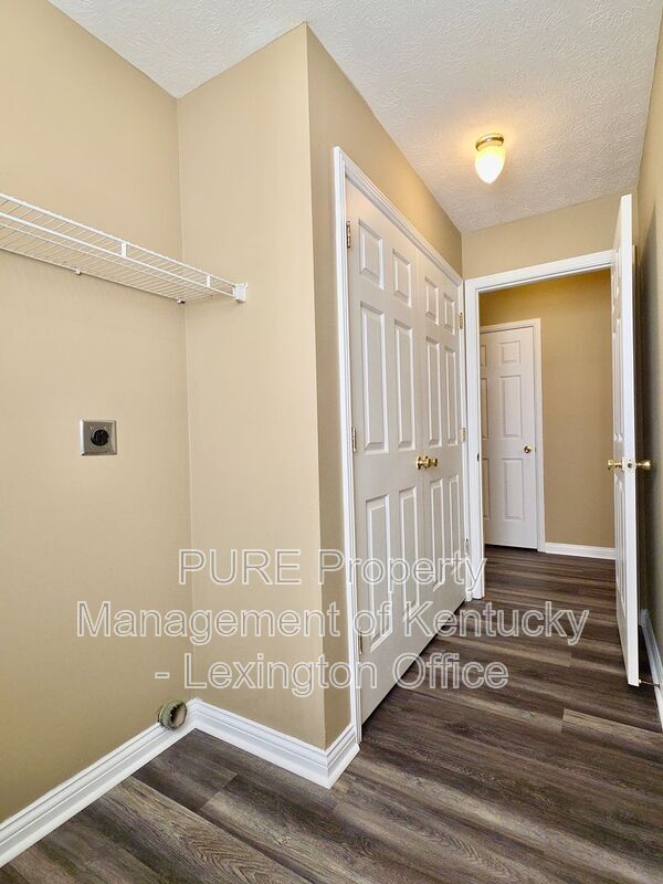 Building Photo - 1322 Lancaster Rd