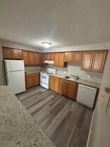 Building Photo - 147 Perry Ave
