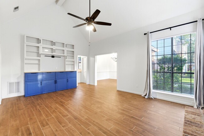 Building Photo - 5626 Spring Lodge Dr