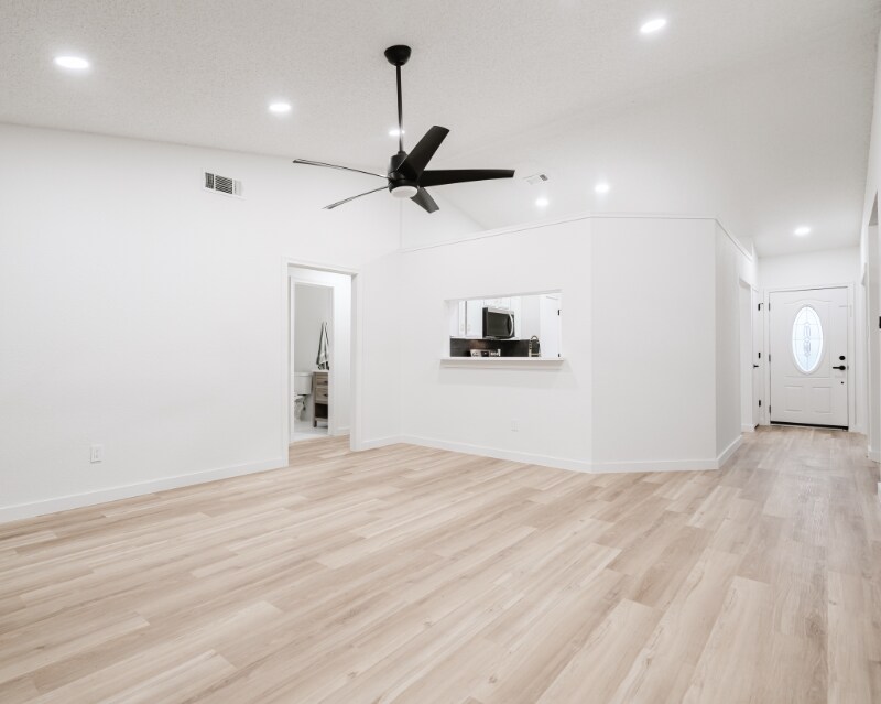 Building Photo - 301 Sheffield Dr