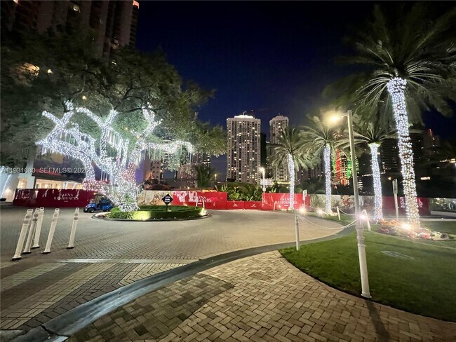 Building Photo - 92 SW 3rd St