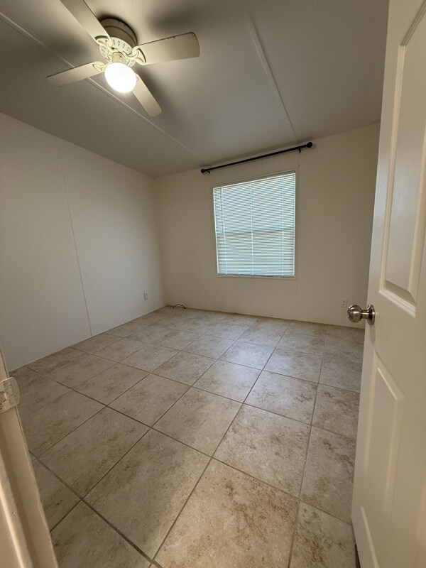 Building Photo - 605 N Executive Dr