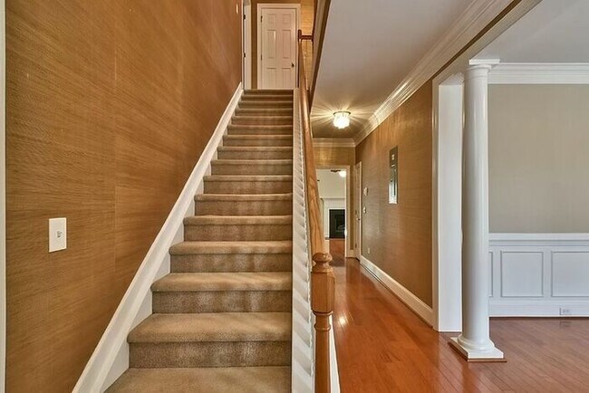 Building Photo - Wildewood in Northeast Columbia--Offering Self Guided Tour with RENTLY!