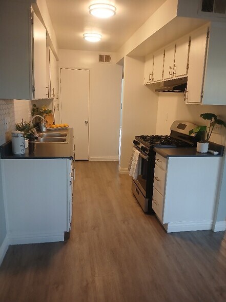 Building Photo - 27311 Camp Plenty Rd