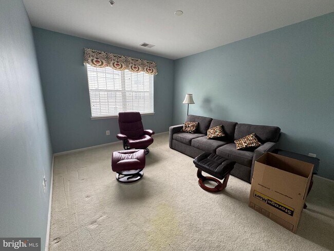 Building Photo - 2604 Chapel Lake Dr