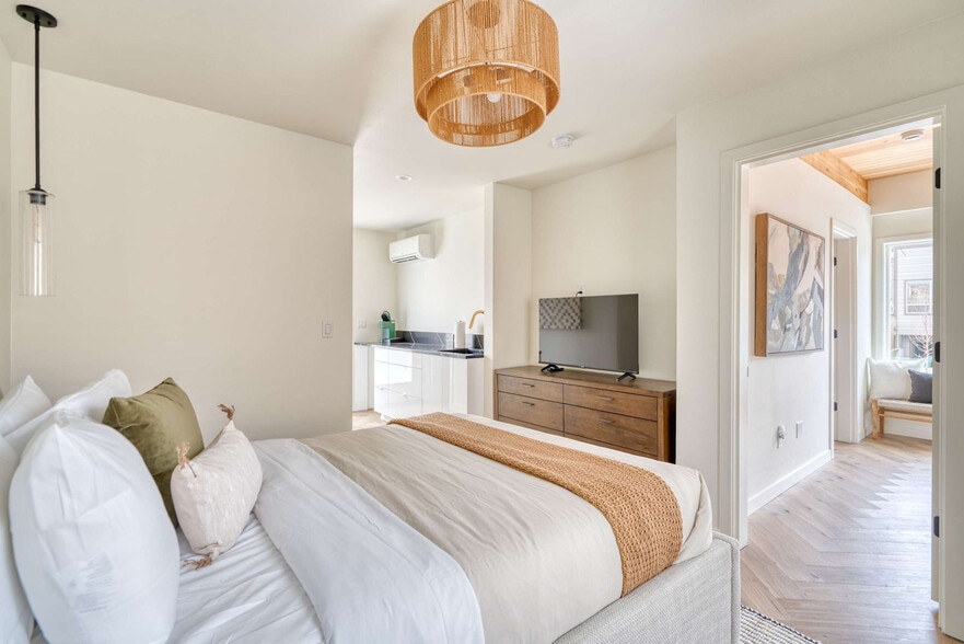 Building Photo - 5016 NE 26th Ave