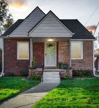 Building Photo - Westside 3 bedroom bungalow