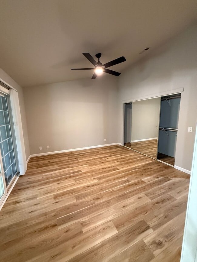 Building Photo - Charming 2-bedroom, 2-bathroom home locate...