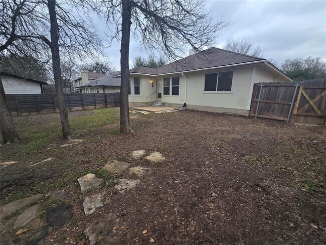 Building Photo - 103 Hummingbird Ct