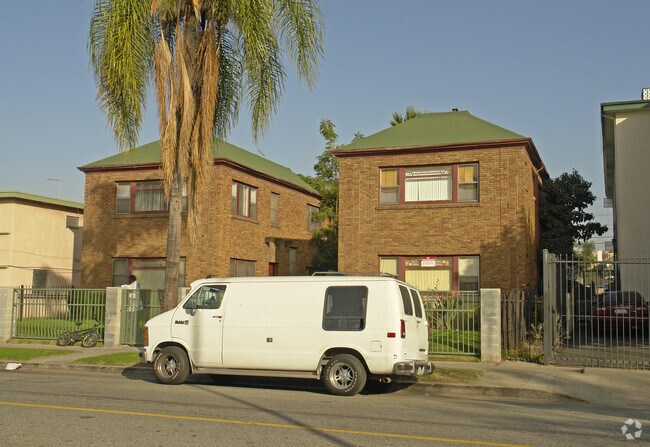 Building Photo - 1400 S Wilton Pl