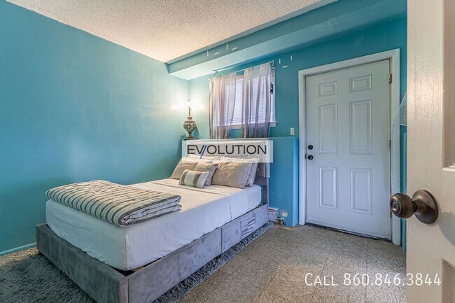 Building Photo - 71 Williams St