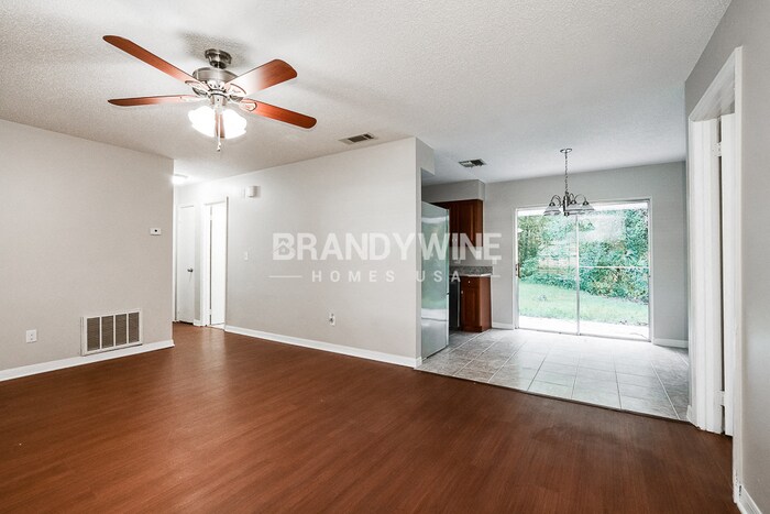 Building Photo - 215 Shore Rd