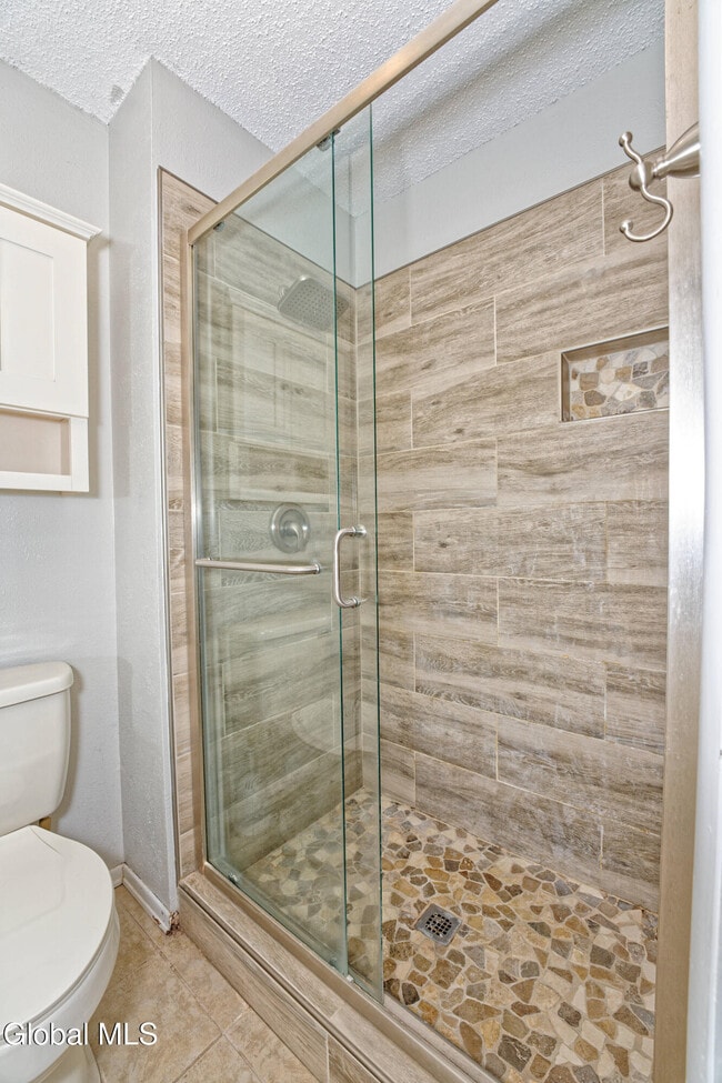 Building Photo - 638 Top Ridge Dr